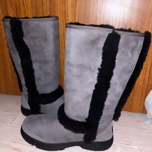 SUNBURST TALL GREY/BLACK UGGS SIZE - 10